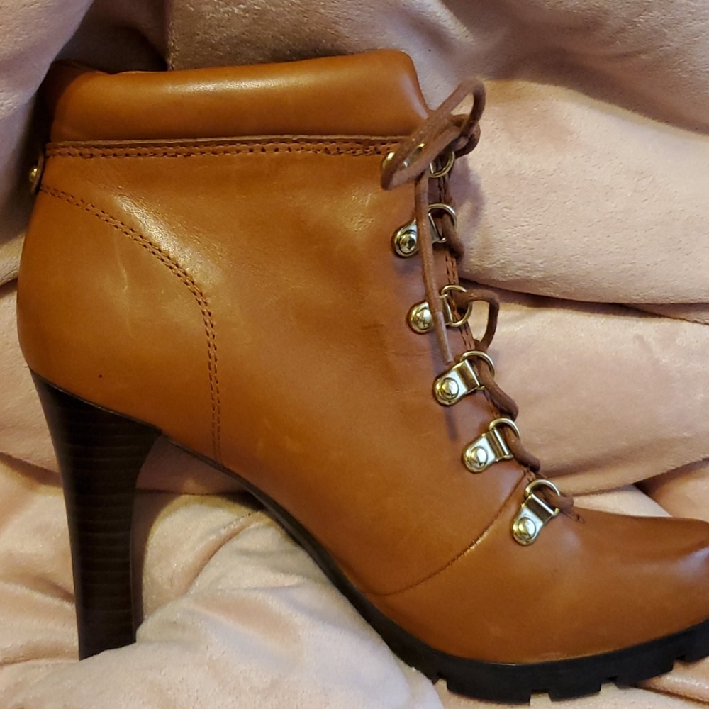 NWOT Lauren Ralph Lauren Boots. Accepting fair offers. - Picture 5 of 7